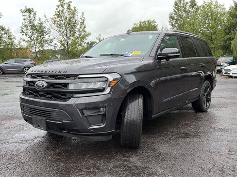 Used 2023 Ford Expedition Limited AWD/4WD image 8