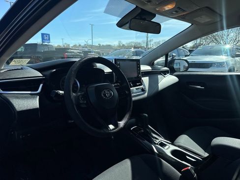Used 2020 Toyota Corolla LE FWD image 13
