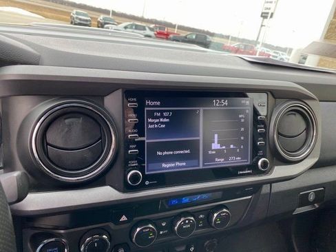 Used 2022 Toyota Tacoma TRD Sport image 19