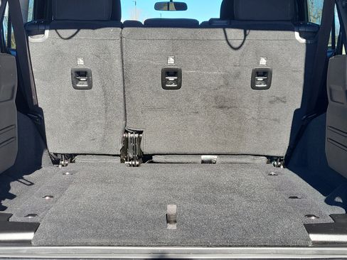 Used 2022 Jeep Wrangler Unlimited Sport image 11