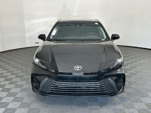 Used 2026 Toyota Camry LE FWD image 8