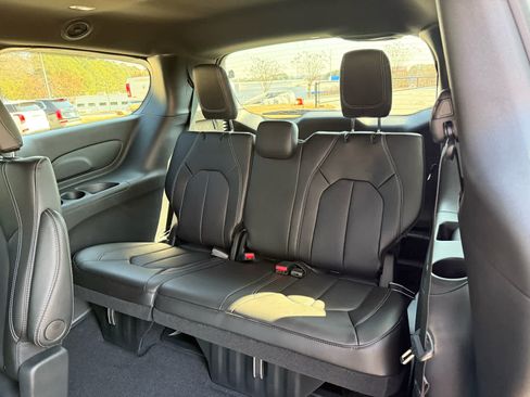 New 2026 Chrysler Pacifica Select w/ S Appearance Package image 30