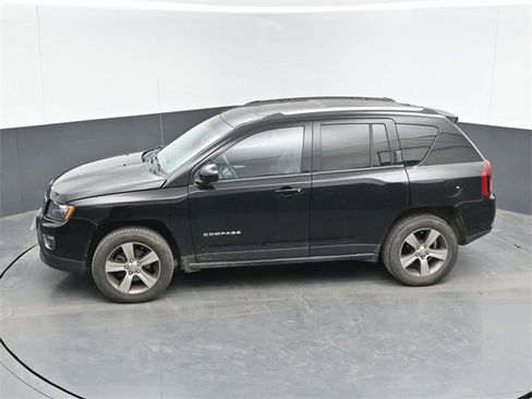 Used 2016 Jeep Compass High Altitude image 22