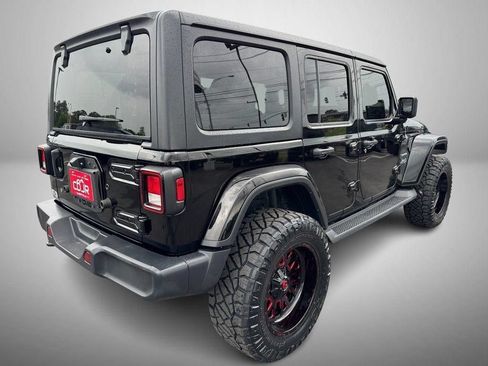 Used 2020 Jeep Wrangler Unlimited Sahara AWD/4WD image 3