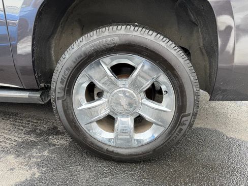 Used 2015 Chevrolet Suburban LTZ image 10