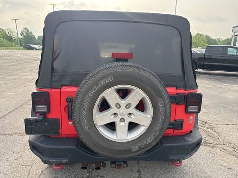 Used 2013 Jeep Wrangler Unlimited Sport AWD/4WD image 3