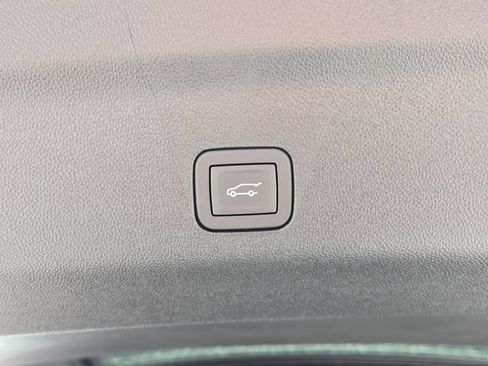 New 2026 GMC Yukon Denali w/ Denali Reserve Package AWD/4WD image 15
