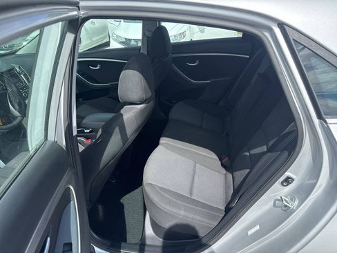 Used 2016 Hyundai Elantra GT FWD image 10