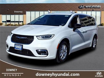 Used 2024 Chrysler Pacifica Touring-L