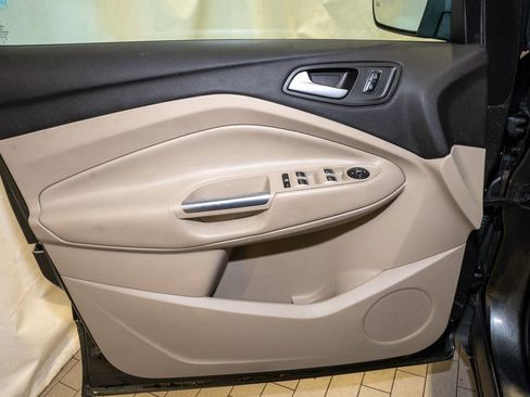 Used 2015 Ford Escape SE w/ Equipment Group 201A image 11