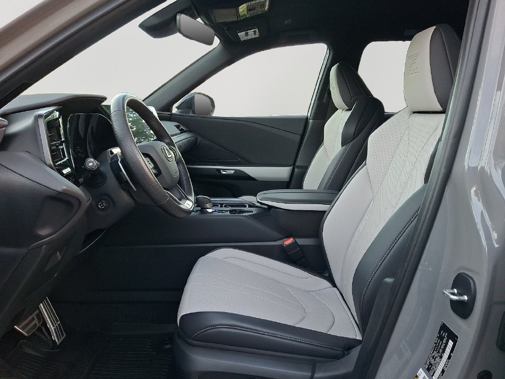 Used 2026 Lexus TX 500h AWD w/ Technology Package image 15