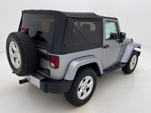 Used 2015 Jeep Wrangler Sahara AWD/4WD image 11