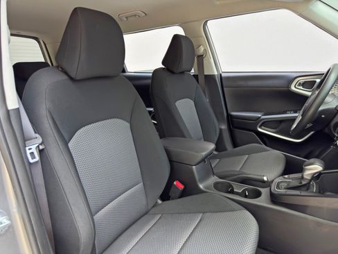 Used 2022 Kia Soul LX w/ Technology Package FWD image 29