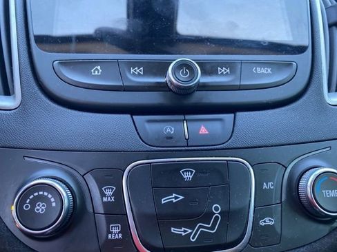 Used 2022 Chevrolet Malibu LS image 19