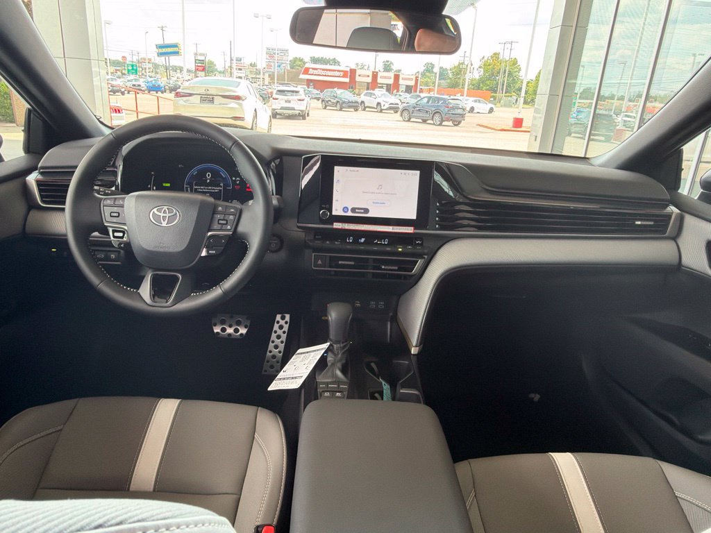 Used 2026 Toyota Camry SE FWD image 27