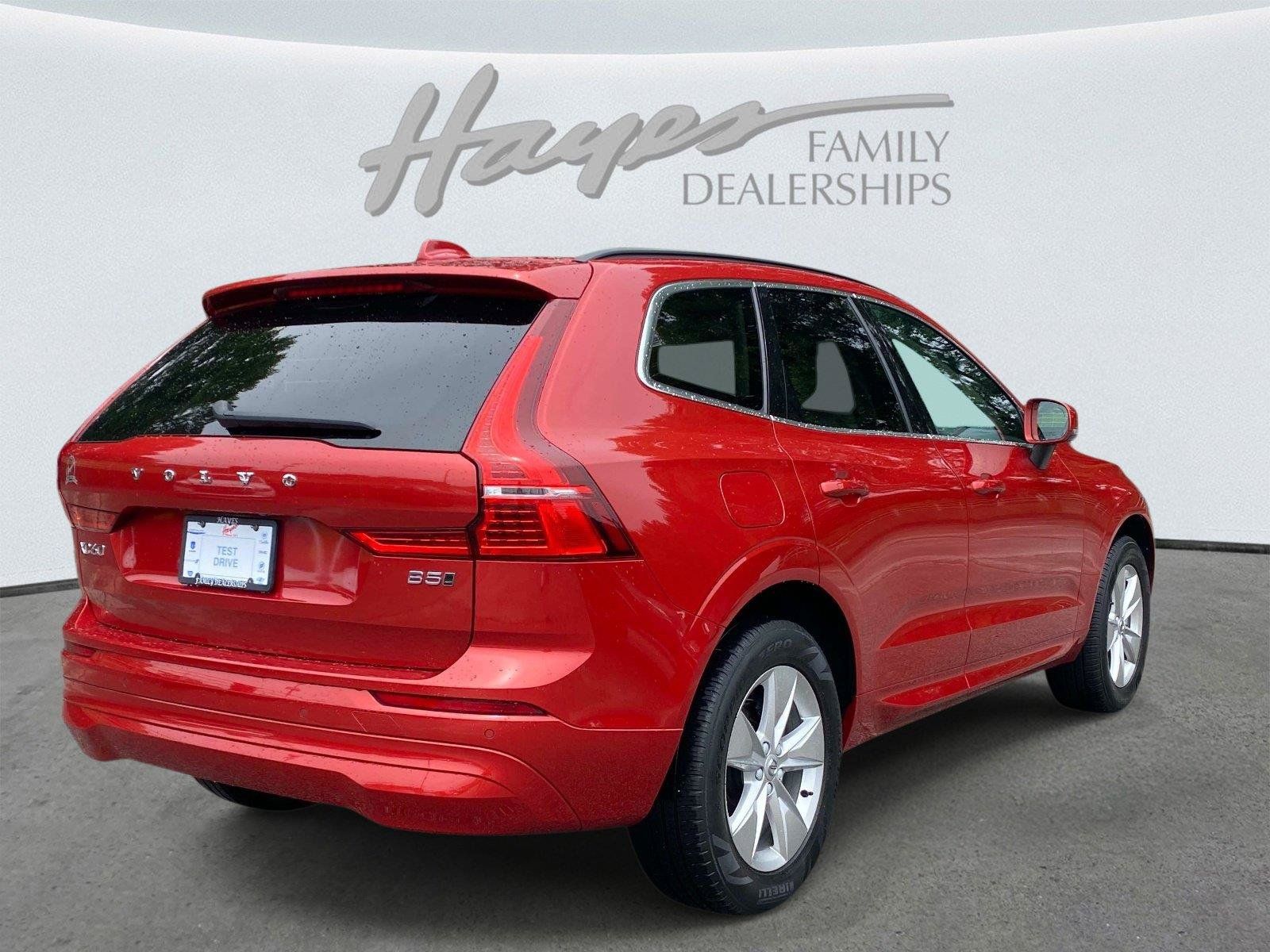 Used 2022 Volvo XC60 B5 Momentum AWD/4WD image 3