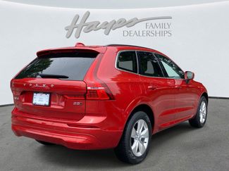 Used 2022 Volvo XC60 B5 Momentum AWD/4WD video 3