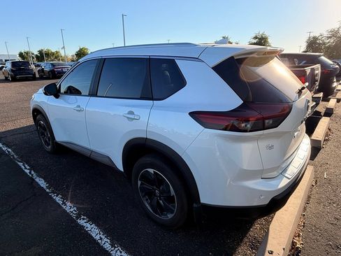 Used 2024 Nissan Rogue SV w/ SV Premium Package FWD image 6