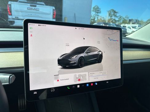 Used 2022 Tesla Model 3 Performance image 8