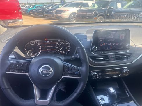 Used 2022 Nissan Altima 2.5 SL FWD image 8