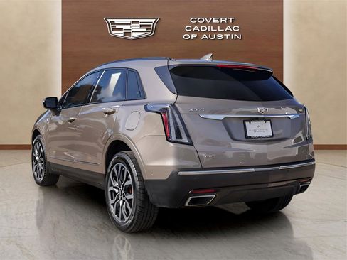 Used 2023 Cadillac XT5 Sportv w/ Technology Package image 3