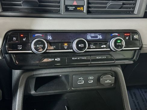 Certified 2025 Honda Pilot Elite image 16