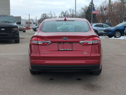 Used 2020 Ford Fusion SE image 17