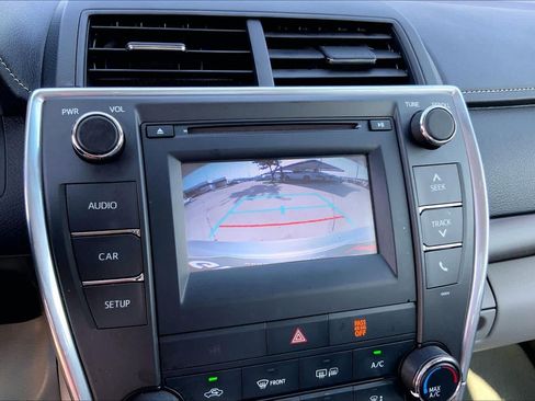 Used 2017 Toyota Camry LE FWD image 25