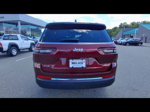 Used 2024 Jeep Grand Cherokee L Limited AWD/4WD image 7