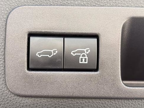 Used 2024 Lexus LX 600 4WD w/ Luxury Package image 36