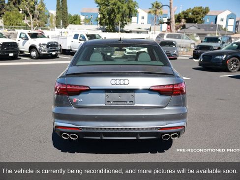 Used 2022 Audi S4 Premium Plus w/ Premium Plus Package image 4
