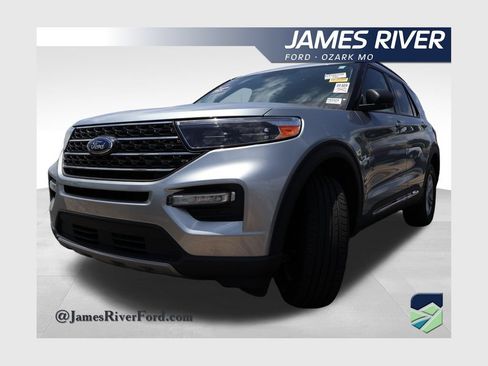 Used 2024 Ford Explorer XLT w/ Equipment Group 202A AWD/4WD image 1