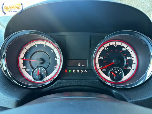 Used 2020 Dodge Grand Caravan SXT image 24