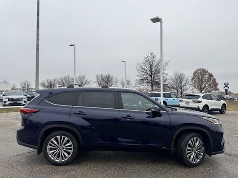 Used 2022 Toyota Highlander Platinum image 10