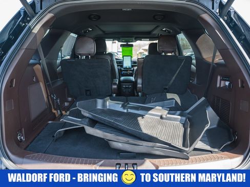 Used 2022 Ford Explorer King Ranch image 11
