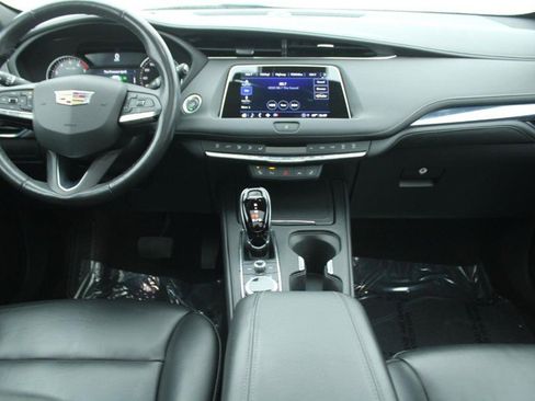 Used 2023 Cadillac XT4 Luxury w/ Cold Weather Package image 16