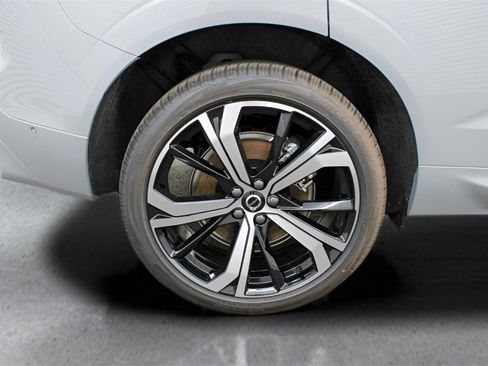 New 2025 Volvo XC60 T8 Ultra w/ Protection Package Premier image 31