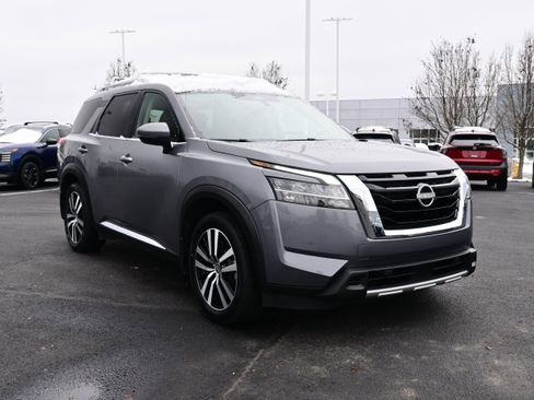Certified 2023 Nissan Pathfinder Platinum w/ Cargo Package image 2
