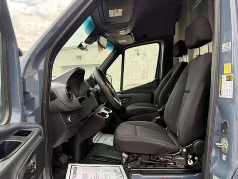 Used 2019 Mercedes-Benz Sprinter 144 image 39