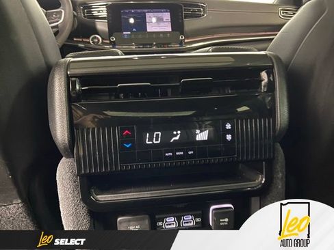 Used 2022 Jeep Wagoneer Series I w/ Premium Group I AWD/4WD image 24