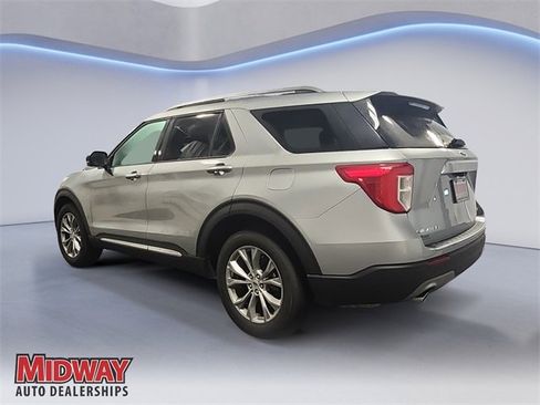 Used 2023 Ford Explorer Limited w/ Equipment Group 301A image 3