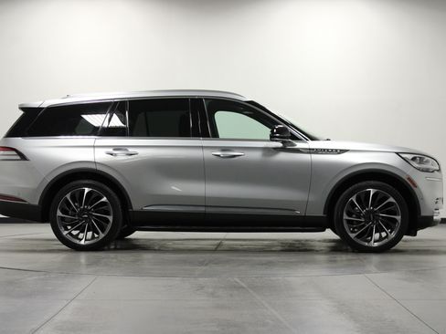 Used 2022 Lincoln Aviator Reserve w/ Equipment Group 201A AWD/4WD image 3