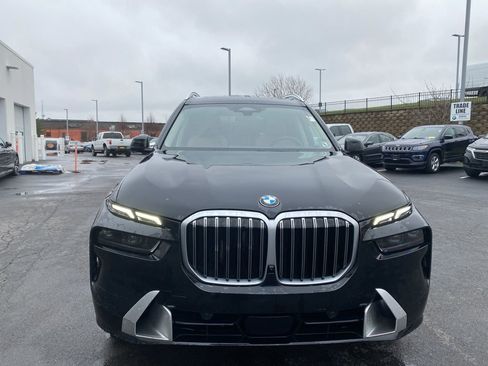 Used 2025 BMW X7 xDrive40i w/ Premium Package AWD/4WD image 2