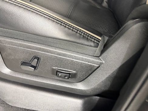 Used 2024 RAM 2500 Laramie AWD/4WD image 19
