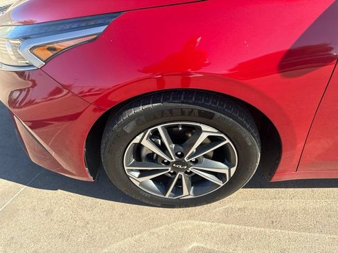 Used 2024 Kia Forte LXS FWD image 9