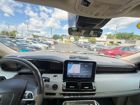 Used 2019 Lincoln Navigator Reserve AWD/4WD image 2