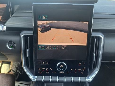 Used 2025 GMC Acadia Elevation image 23