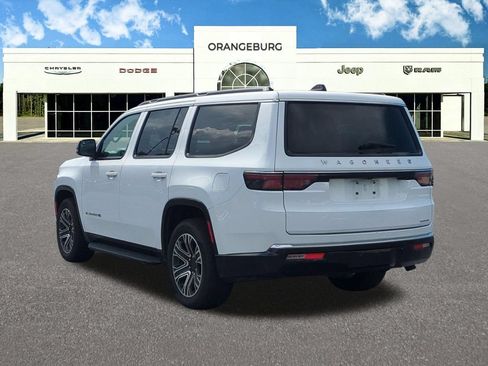 Used 2024 Jeep Wagoneer Series II w/ Flexible Seating Group RWD image 6