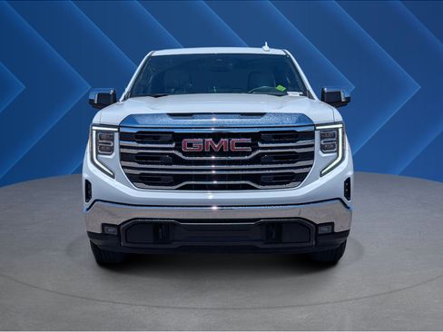 Used 2025 GMC Sierra 1500 SLT RWD image 8