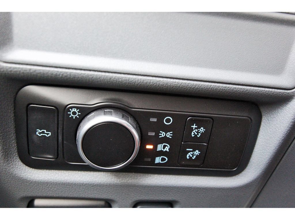 Used 2025 Ford F150 Lightning XLT AWD/4WD image 23